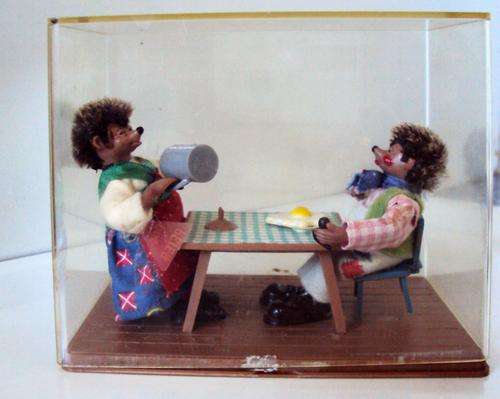 RARE VINTAGE "PETER FIGURINE" (Austria) HEDGEHOGS HAVING BREAKFAST