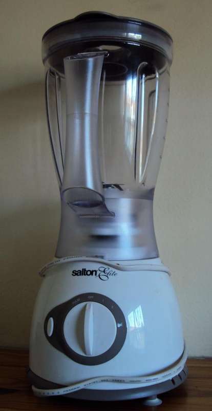 SALTON ELITE BLENDER JUICER (good cond)