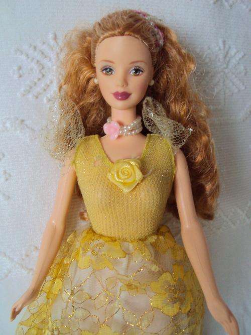 A Pale Pale skinned Barbie by Mattel (the pale bodies are rare)