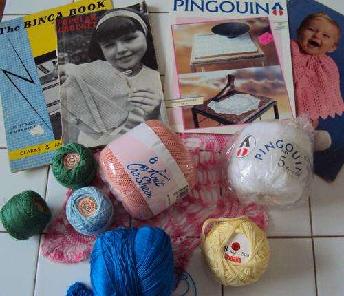 Lot of Crochet cottons (mostly unused) and patterns