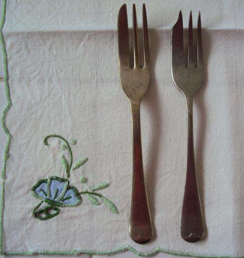 Salad/dessert Forks by Fulgent M&R * S and NICKEL SILVER, SHEFFIELD ENGLAND fork **free serviette!!