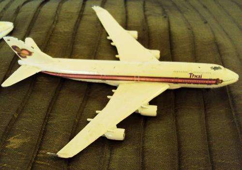 Boeing 747 Thai Airlines - made in Germany (metal)