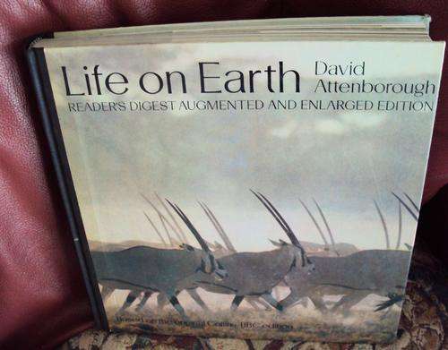 LIFE ON EARTH by David Attenborough - Readers Digest Augmented & enlarged edition 1980 vintage VGC