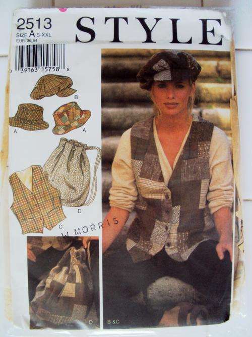STYLE 2513 Ladies hats, beret, waistcoat, bags partly cut (ladies accessories)