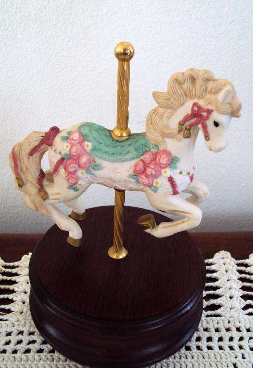 Musical Carousel porcelain horse - vintage 1991 The San Fransisco Music Box Co VGC