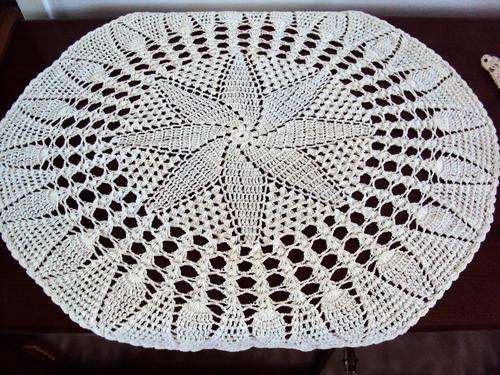 Impressive Pretty and Large Hand Crochet Doily 67cm diam with pineapple edging pattern