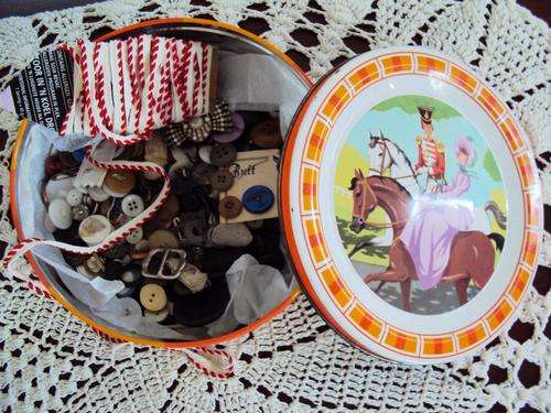 Vintage Quality Street tin filled with assorted buttons and odds VGC