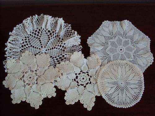 Lot of 5 assorted crochet doilies - pre-owned, some vintage