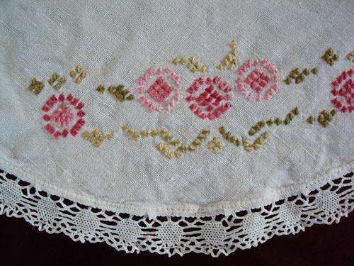 Hand embroidered SUMMER FLOWERS on white linen edged in lace 44cm diam
