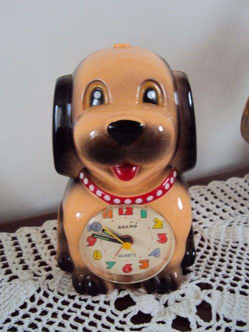Adorable dog LOUD alarm clock, plays How Much is that doggy in the window Vintage collectable