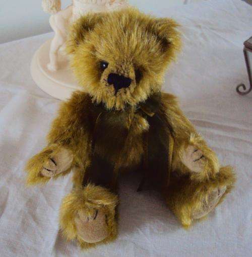 Fern from the TY Attic Treasures Line, Fully Jointed Teddy1993 - 21cm tall VGC (orangatang colour)