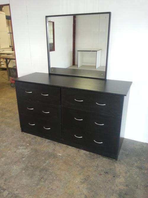 8 Drawer dressing table