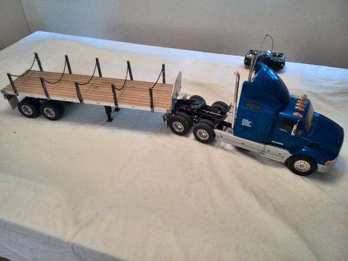 Tamiya 1/14th Ford Aeromax Truck + Flatbed Semi-trailer(Remote And multi-function control unit incl)
