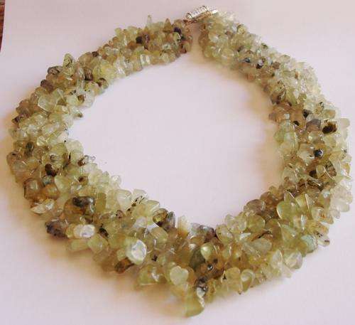 MARYKAY - STUNNING PIECE - INTRICATELY WOVEN NATURAL PREHNITE GEMSTONE NECKLACE
