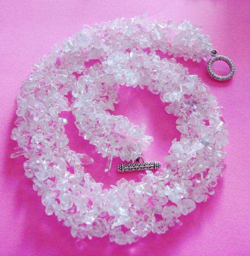 MARYKAY - STUNNING PIECE - NATURAL CRYSTAL CLEAR QUARTZ HAND WOVEN GEMSTONE BEADS NECKLACE