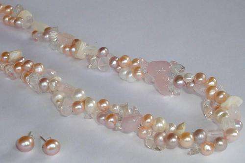 MARYKAY - LOVELY MULTI-COLOUR PINKS GENUINE FRESHWATER PEARL NECKLACE - FREE EARRINGS