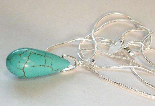 MARYKAY - TERRIFIC TURQUOISE GEMSTONE PENDANT - CRAFTED IN INDIA
