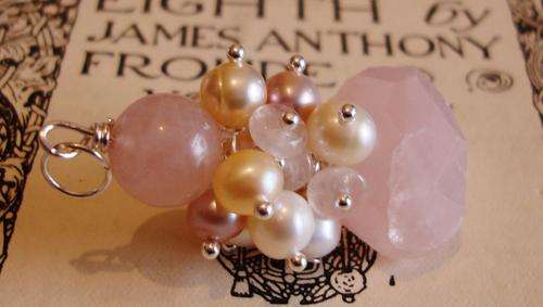 MARYKAY - JUST LOVELY ROSE QUARTZ AND FRESHWATER PEARL SILVER PENDANT