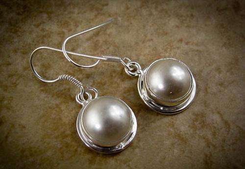 MARYKAY - AUTHENTIC 13MM SATIN WHITE MABE PEARL EARRINGS SET IN STERLING SILVER