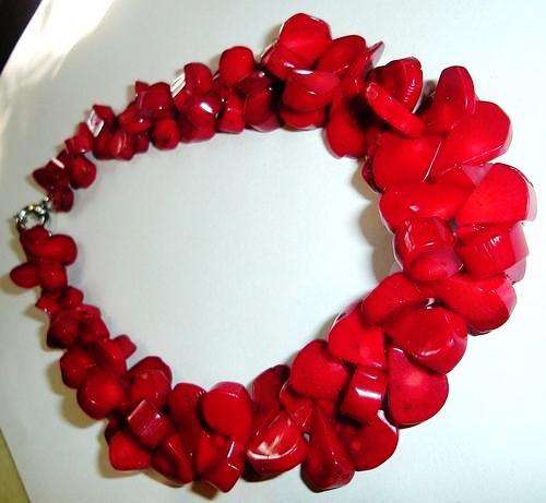 MARYKAY - NATURAL PASSIONATE RED CORAL TEARDROP GEMSTONE BEADS NECKLACE