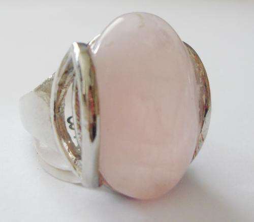 MARYKAY - JUST LOVELY - LIGHT PINK ROSE QUARTZ COCKTAIL RING