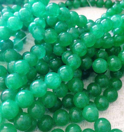 MARYKAY - NATURAL GREEN JADE  BEADS - CRAFTS / BEADING / JEWELLERY MAKING 8