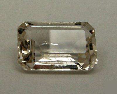 MARYKAY - RARE 2.50 CARAT EMERALD CUT GOSHENITE GEMSTONE 11 X 7mm