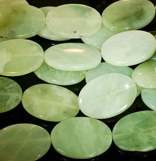MARYKAY - NATURAL JADE  BEADS - IDEAL FOR CRAFTS OR BEADING 25 X 35