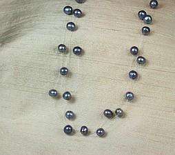 MARYKAY - CLASSIC ILLUSION BLACK PEACOCK FRESHWATER CULTURED PEARL NECKLACE