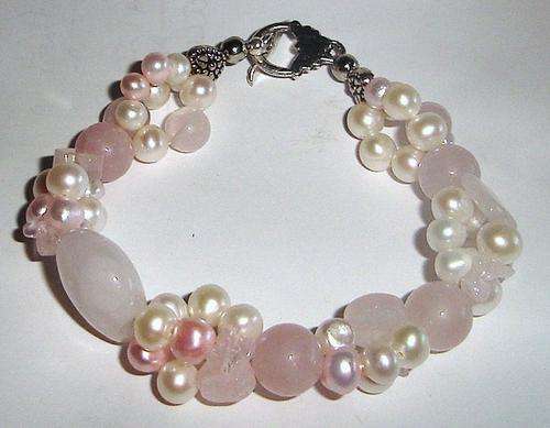 MARYKAY COLLECTION - STRIKING 3 STRAND FRESHWATER PEARL AND ROSE QUARTZ GEMSTONE BRACELET