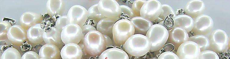 MARYKAY - 8mm WHITE GENUINE FRESHWATER PEARL PENDANT - FREE CHAIN