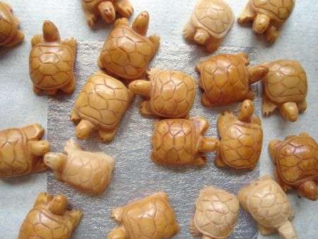 MARYKAY - HANDCARVED BONE TURTLE BEADS/PENDANT  -  ARTS & CRAFTS, SEWING,SCRAPBOOKING