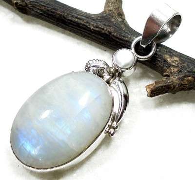MARYKAY - BEAUTIFUL RAINBOW MOONSTONE AND PEARL PENDANT IN .925 STERLING SILVER - MADE IN INDIA