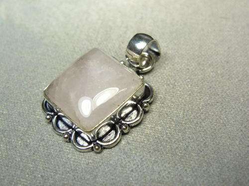 MARYKAY - HUGE SOFT PINK ROSE QUARTZ SILVER PENDANT - CRAFTED IN INDIA