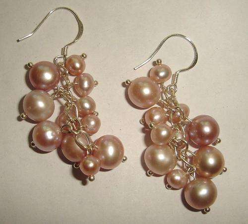 MARYKAY - LOVELY LAVENDER PINK CULTURED FRESHWATER PEARL DANGLE EARRINGS