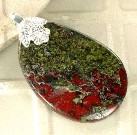 MARYKAY - NATURAL INDIAN BLOODSTONE GEMSTONE PENDANT/FOCAL BEAD - CRAFTED IN INDIA