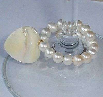 MARYKAY - BEAUTIFULLY HANDCRAFTED WINE CHARMS - WEDDING / FUNCTION
