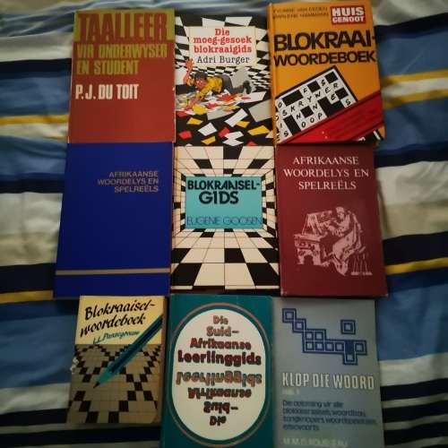 VERSAMELING VAN 9 BLOKRAAI EN TAAL BOEKE