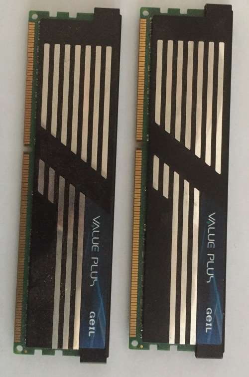 Two 4GB (8GB Total) 240-Pin DDR3 SDRAM DDR3 1333 (PC3 10660) Desktop Memory