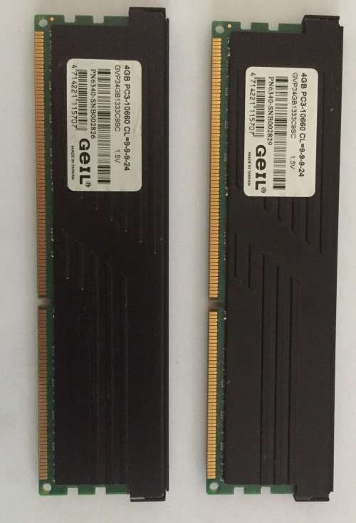 Two 4GB (8GB Total) 240-Pin DDR3 SDRAM DDR3 1333 (PC3 10660) Desktop Memory