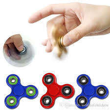 PACK OF 100 FIDGETS SPINNERZ  Various colours