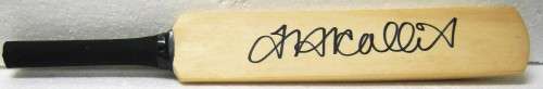 JACQUES KALLIS ORIGINAL SIGNED MINI BAT IN GOOD CONDITION