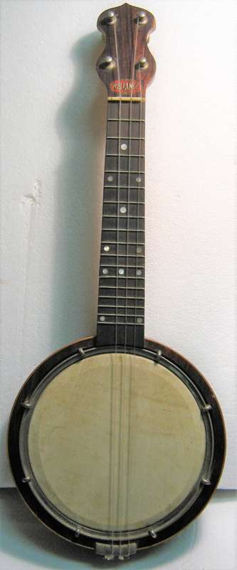 1930's "RELIANCE" UKULELE/BANJO IN GOOD CONDITION - JUST NEEDS A SMALL AMOUNT OF TLC
