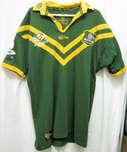 OLD AUSTRALIA RUGBY LEAGUE "KANGAROOS" SUPPORTER JERSEY SIZE XL MADE OF COTTON IN VERY GOOD CONDI