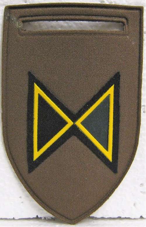 OLD S.A. INFANTRY ECHO COMPANY, TUPPERWARE, SLIP ON, SHOULDER FLASH WITH PIN IN UNUSED CONDITION