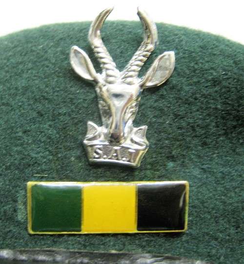OLD S.A.I. - (SOUTH AFRICAN INFANTRY) BERET WITH BOK AND 2ND ISSUE BALKIE - SIZE SMALL - GOOD USED
