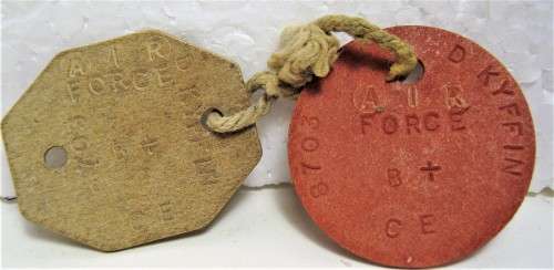 RHODESIAN AIR FORCE PAIR OF DOG TAGS THAT BELONGED TO D. KYFFIN IN VERY GOOD CONDITION
