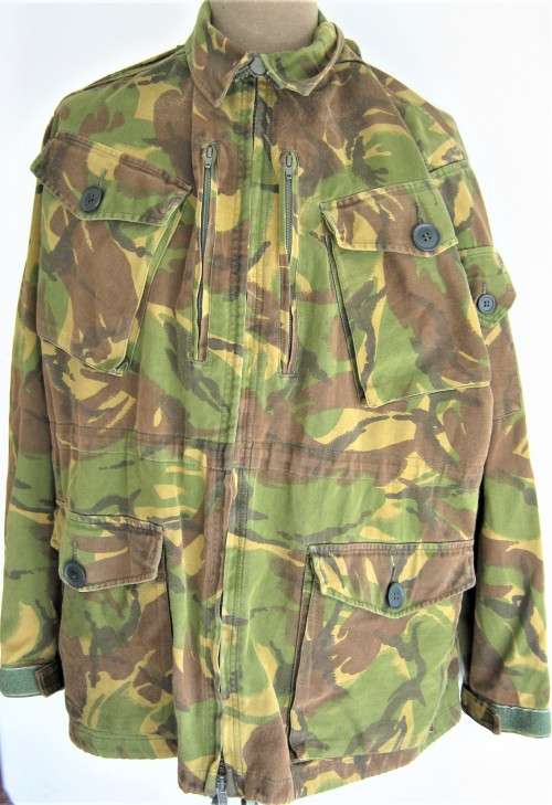 BRITISH DPM CAMO JACKET SIZE 112 (XL) - BUTTONS INTACT & ALL ZIPS WORKING - MAIN ZIP HANDLE MISSING