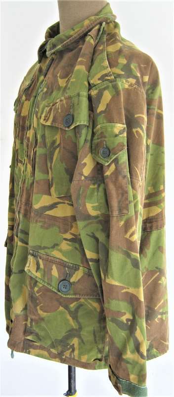 BRITISH DPM CAMO JACKET SIZE 112 (XL) - BUTTONS INTACT & ALL ZIPS WORKING - MAIN ZIP HANDLE MISSING