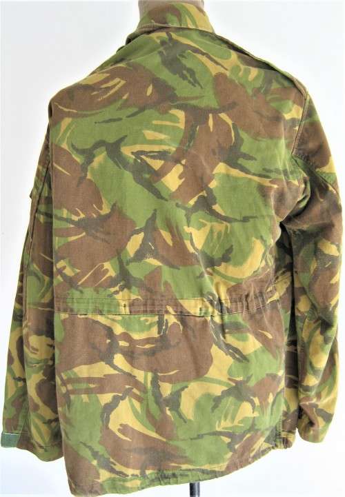 BRITISH DPM CAMO JACKET SIZE 112 (XL) - BUTTONS INTACT & ALL ZIPS WORKING - MAIN ZIP HANDLE MISSING
